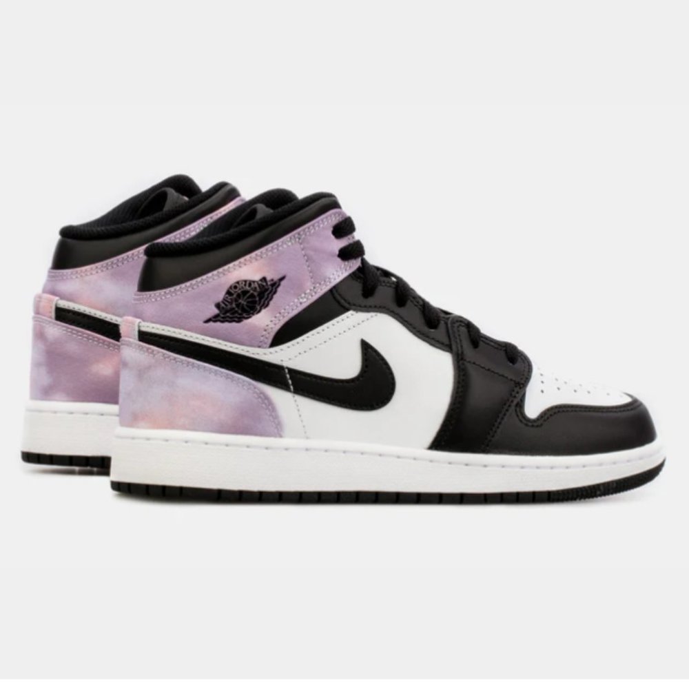 **LIKE NEW** AIR JORDAN 1 MID SE ZEN MASTER SIZE 8.5M/10W